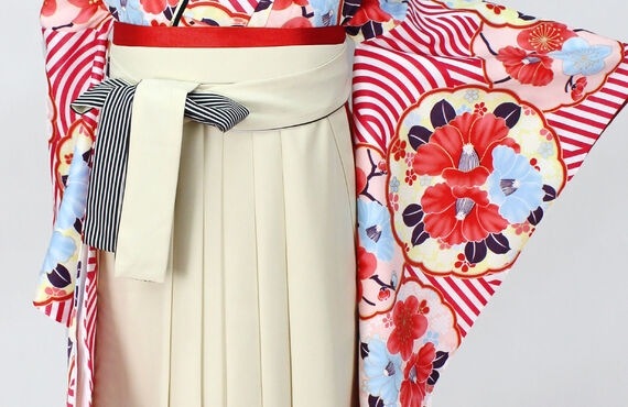 卒業写真撮るなら岐阜の【ブライダル結衣】がおすすめ【卒業袴　卒業式袴レンタル】